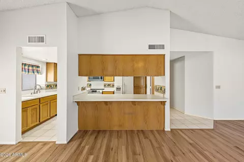 Kitchen - 601 W Beverly Ln, Phoenix, AZ 85023 photo 2 of 4