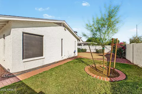 Exterior - 601 W Beverly Ln, Phoenix, AZ 85023 photo 4 of 4