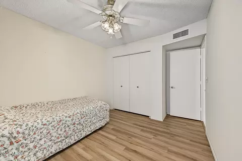Bedroom - 601 W Beverly Ln, Phoenix, AZ 85023 photo 3 of 3