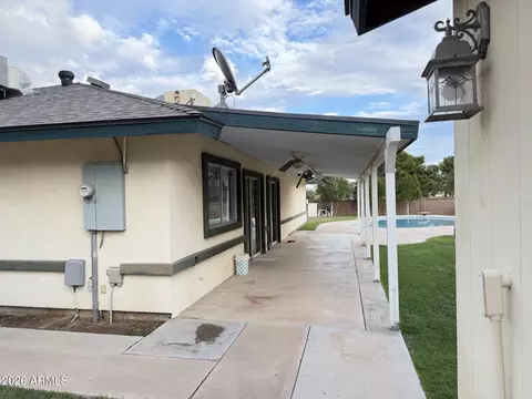 Exterior - 3901 W Acoma Dr, Phoenix, AZ 85053 photo 5 of 8