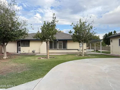 Exterior - 3901 W Acoma Dr, Phoenix, AZ 85053 photo 4 of 8