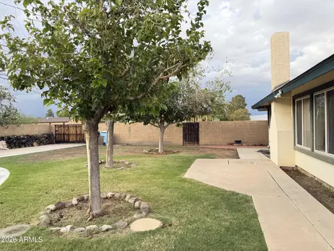 Exterior - 3901 W Acoma Dr, Phoenix, AZ 85053 photo 3 of 8