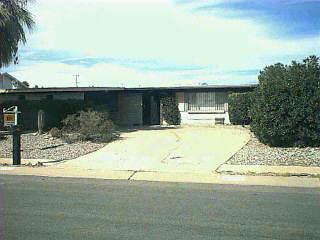 8833 E Pine Valley Dr, Tucson, AZ 85710 photo 4