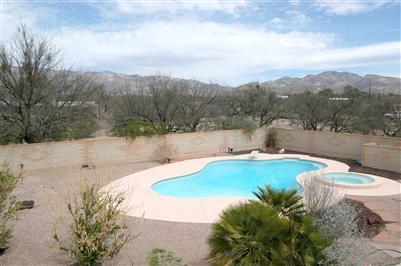 11341 E Comanchero Cir, Tucson, AZ 85749 photo 2