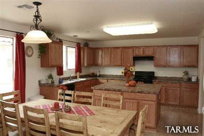 11094 W Denier Dr, Marana, AZ 85653 photo 2