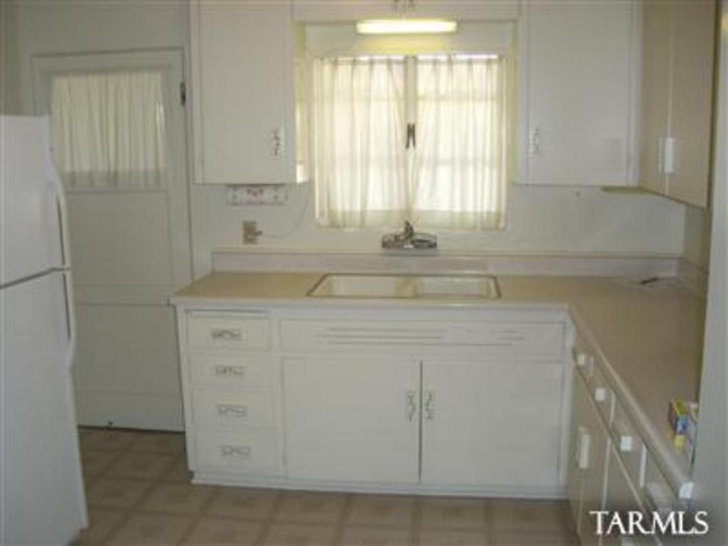 3265 E Silverlake Rd, Tucson, AZ 85713 photo 4