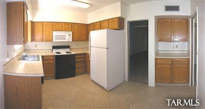 7625 E Pearson St, Tucson, AZ 85715 photo 3