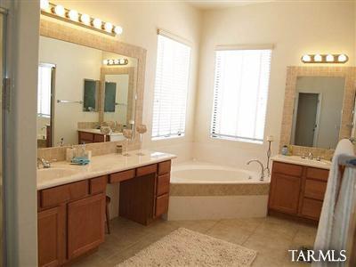 10018 S Jemic Ct, Vail, AZ 85641 photo 6