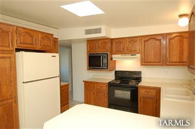 9331 E Palm Tree Dr, Tucson, AZ 85710 photo 4