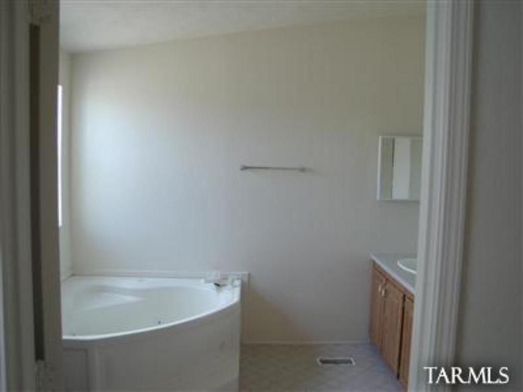 2810 W Royal Palm Dr, Tucson, AZ 85705 photo 3