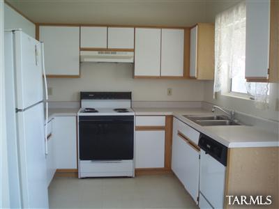 8864 E Fruit Tree Dr, Tucson, AZ 85730 photo 3