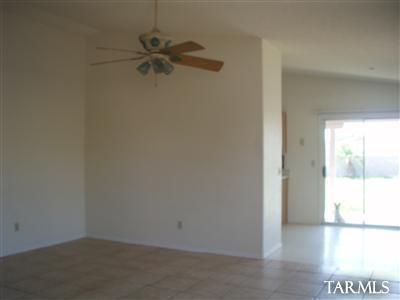 8864 E Fruit Tree Dr, Tucson, AZ 85730 photo 2
