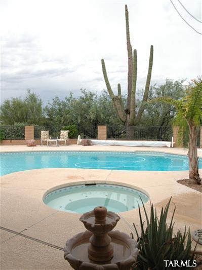 8721 E Saddleback Dr, Tucson, AZ 85749 photo 4