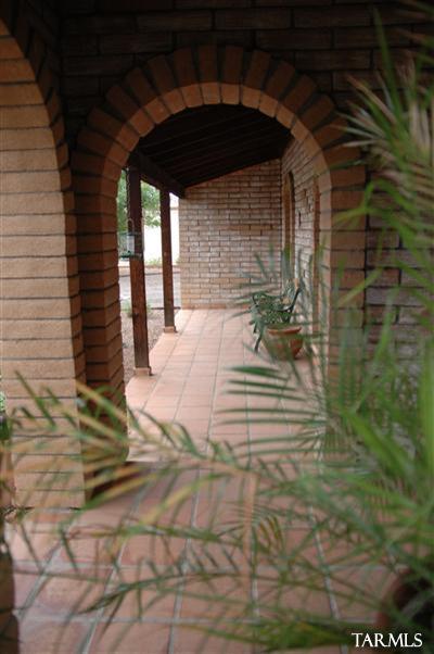 8721 E Saddleback Dr, Tucson, AZ 85749 photo 2