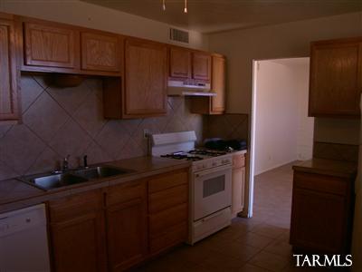 3755 E 27th St, Tucson, AZ 85713 photo 2