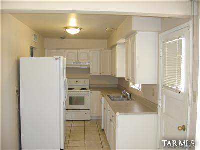 6321 Eli Dr, Tucson, AZ 85710 photo 5