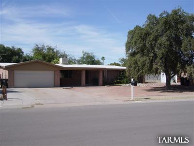 7641 N Saffron Ave, Tucson, AZ 85741 photo 2