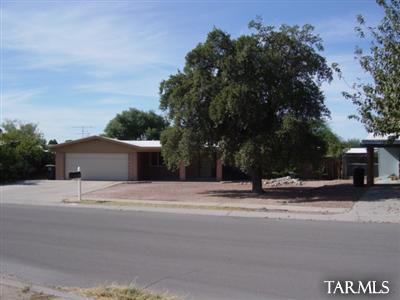 7641 N Saffron Ave, Tucson, AZ 85741 photo 3