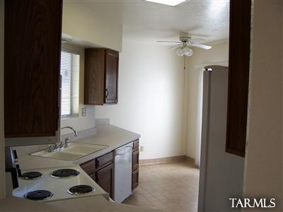 7535 E Via Cornucopia, Tucson, AZ 85715 photo 4