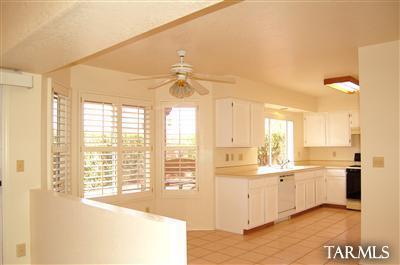 10431 E Thunderbolt Dr, Tucson, AZ 85748 photo 4