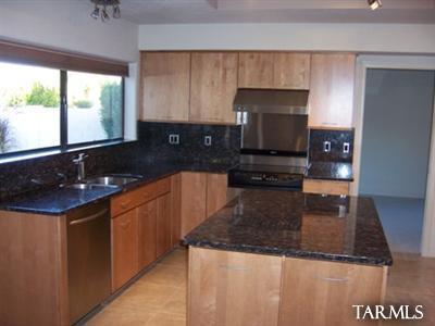 7321 E Springcrest Dr, Tucson, AZ 85715 photo 2