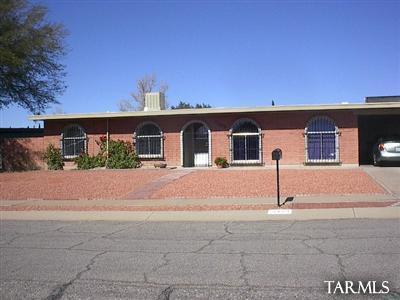 9399 E Myra Dr, Tucson, AZ 85730 photo 1