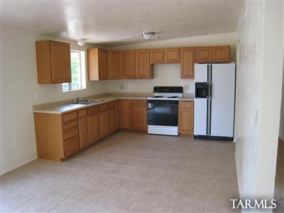 1202 E Garden Loop, Tucson, AZ 85706 photo 3