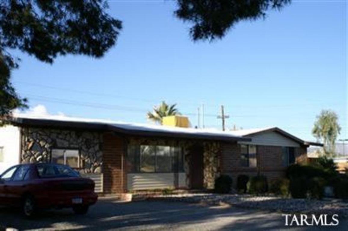 8351 E Cooper Pl, Tucson, AZ 85710 photo 1