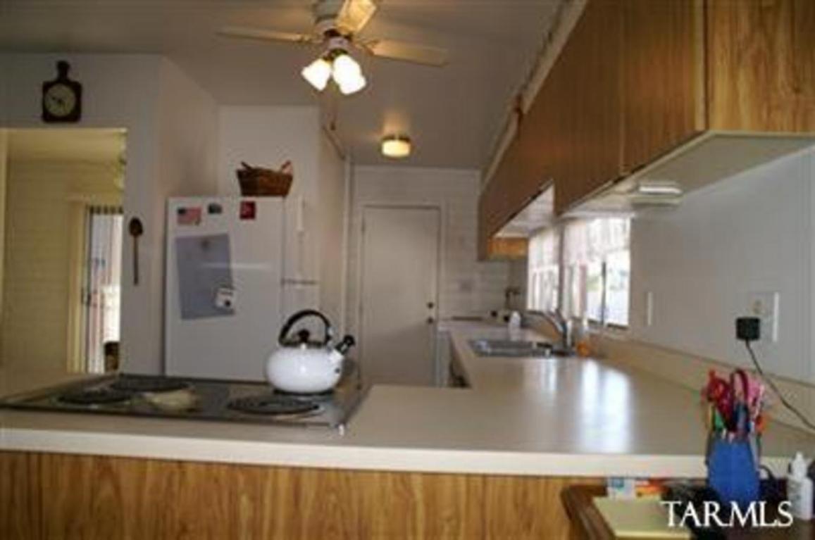 8351 E Cooper Pl, Tucson, AZ 85710 photo 5