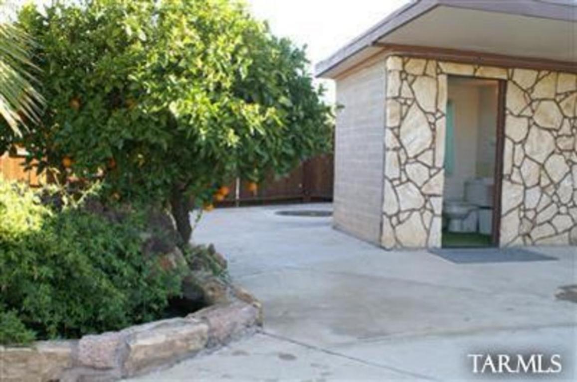 8351 E Cooper Pl, Tucson, AZ 85710 photo 10