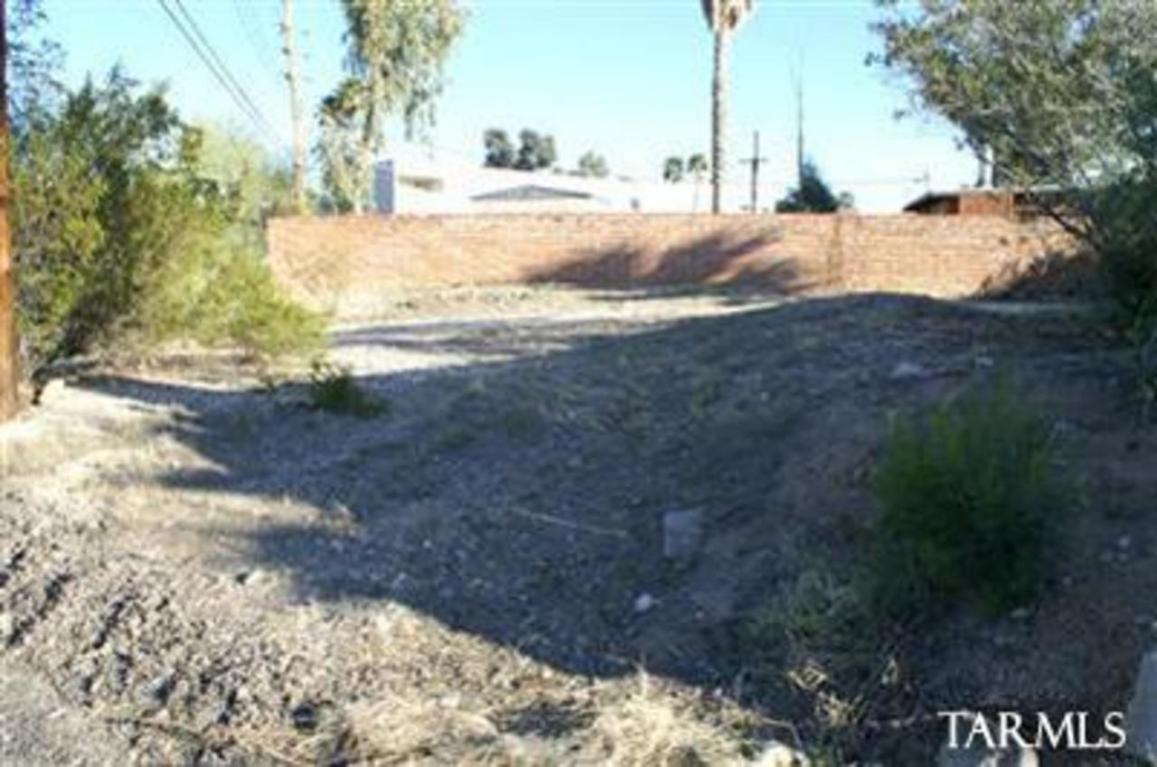 8351 E Cooper Pl, Tucson, AZ 85710 photo 12