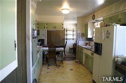 7301 E Kenyon Dr, Tucson, AZ 85710 photo 2