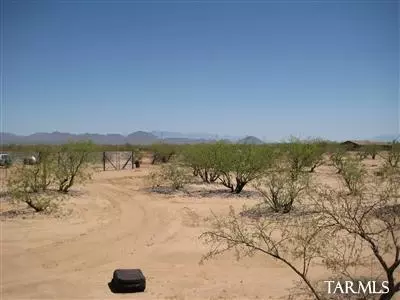 8254 S Marstellar Rd S, Tucson, AZ 85736 photo 2