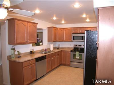 9310 E 33rd St, Tucson, AZ 85710 photo 1