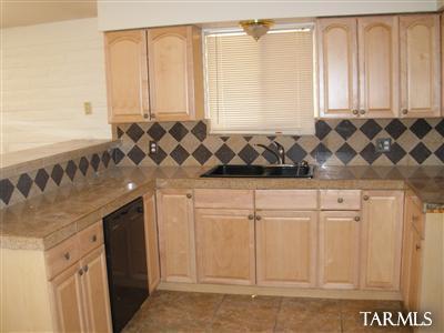5860 N Mona Lisa Rd, Tucson, AZ 85741 photo 2