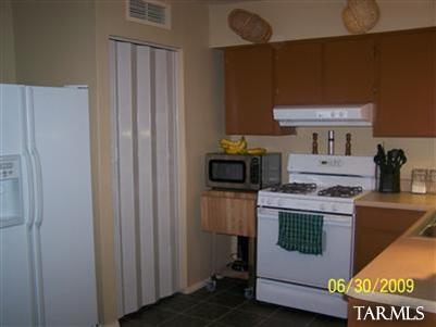 6766 E Hawk Dr, Tucson, AZ 85730 photo 5