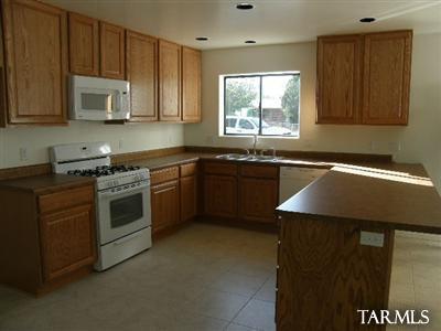 646 W Post Rd, Benson, AZ 85602 photo 4