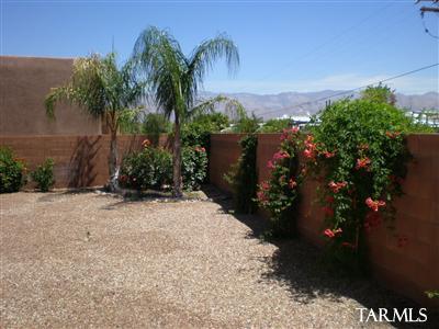 7672 E Palace Park Loop, Tucson, AZ 85710 photo 2