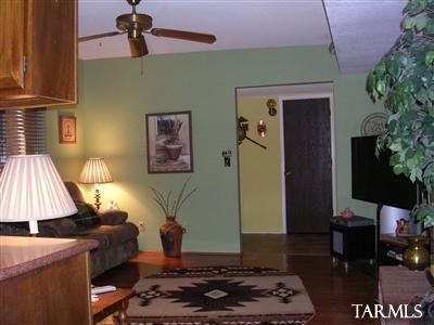 9447 E Walnut Tree Cir, Tucson, AZ 85749 photo 3