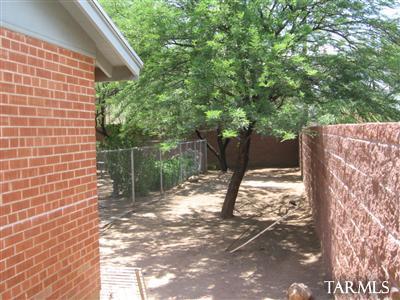 3621 N Tyndall Ave, Tucson, AZ 85719 photo 7