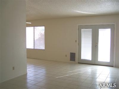 10172 E Cardiff Pl, Tucson, AZ 85748 photo 3