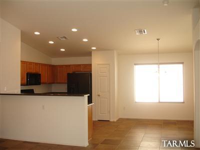 7707 Fair Meadows Lp E, Tucson, AZ 85706 photo 4
