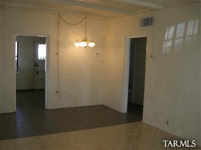 3927 E Montecito St, Tucson, AZ 85711 photo 2