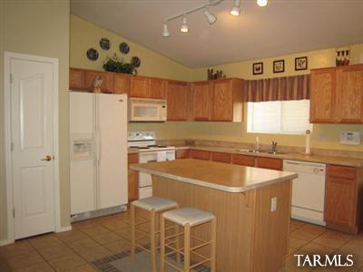 10898 S Lake Gambusi Dr, Vail, AZ 85641 photo 3