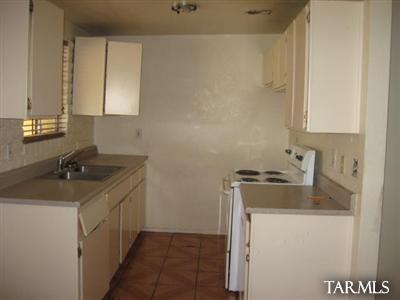 7622 E Persimmon Dr, Tucson, AZ 85730 photo 4