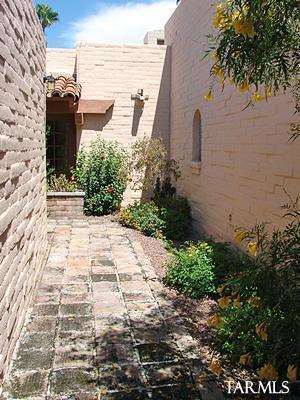 130 N Brown Ave, Tucson, AZ 85710 photo 2