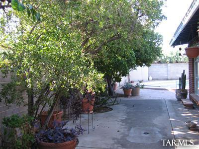 5656 E 3rd St, Tucson, AZ 85711 photo 2