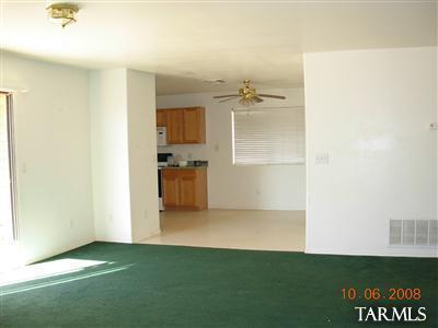 6420 S Buckaroo Loop S, Tucson, AZ 85757 photo 2