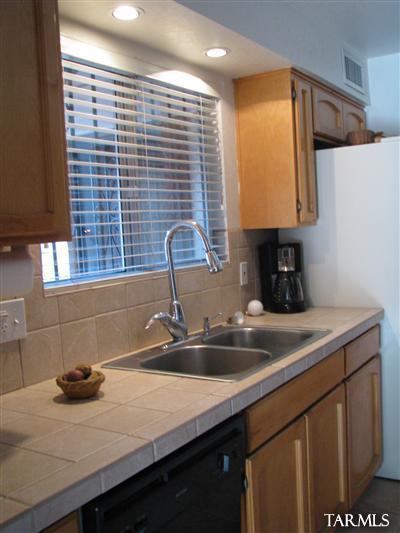 4243 E Allison Rd, Tucson, AZ 85712 photo 9