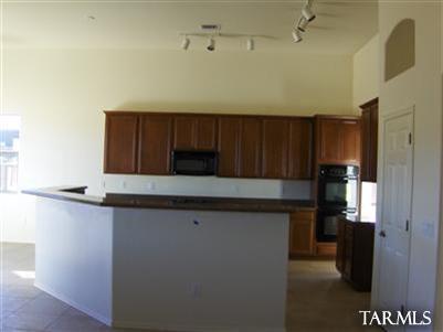 9472 E Blue Hills Ct, Vail, AZ 85641 photo 2